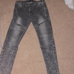 Black skinny jeans with zippers